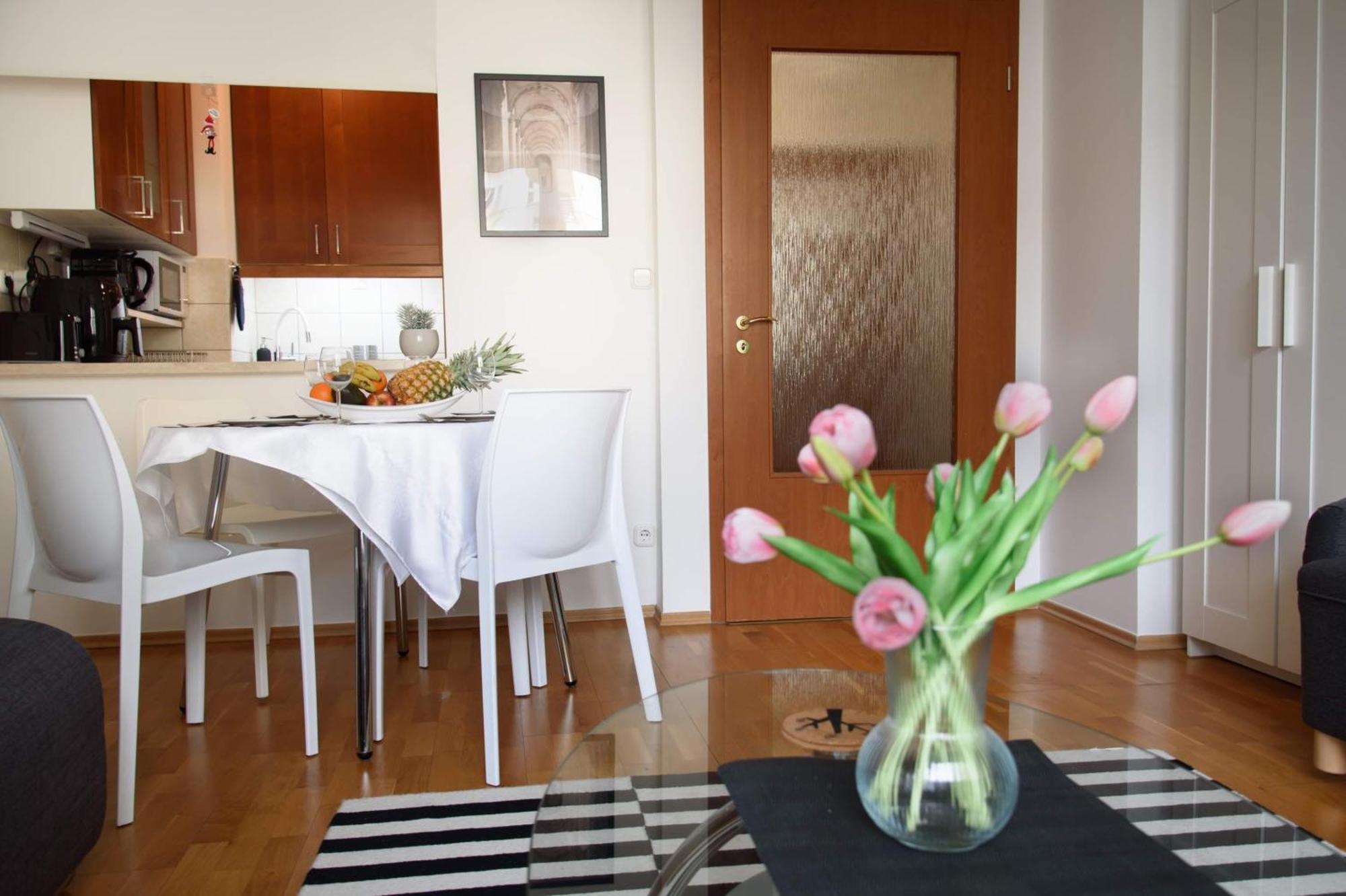 בודפשט Peony Kaldy Apartman Free Garage Under The House מראה חיצוני תמונה