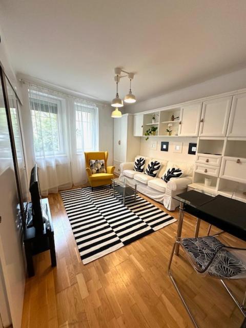 בודפשט Peony Kaldy Apartman Free Garage Under The House מראה חיצוני תמונה